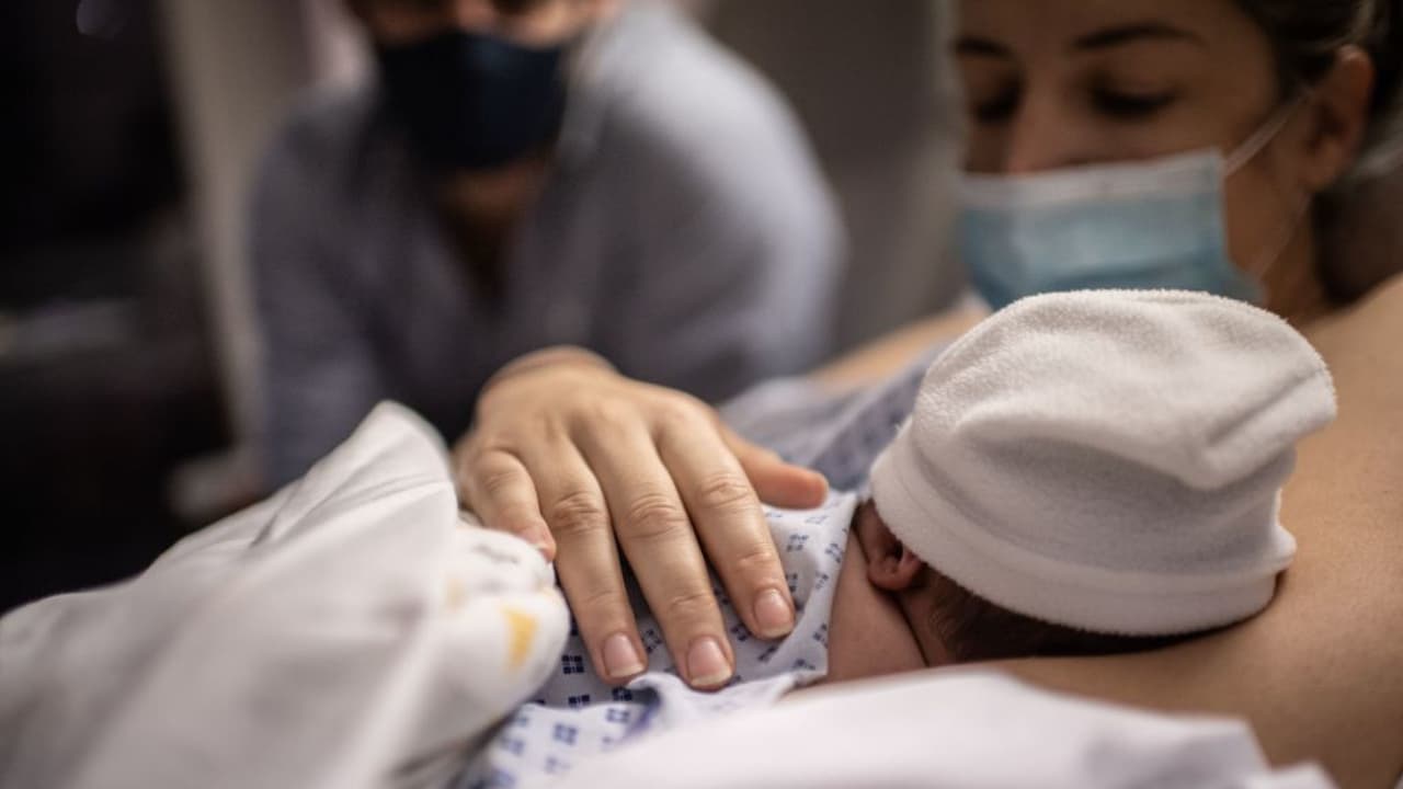 ¿Qué es la depresión posparto, cómo identificarla y de qué manera puede prevenirse? Experta explica
