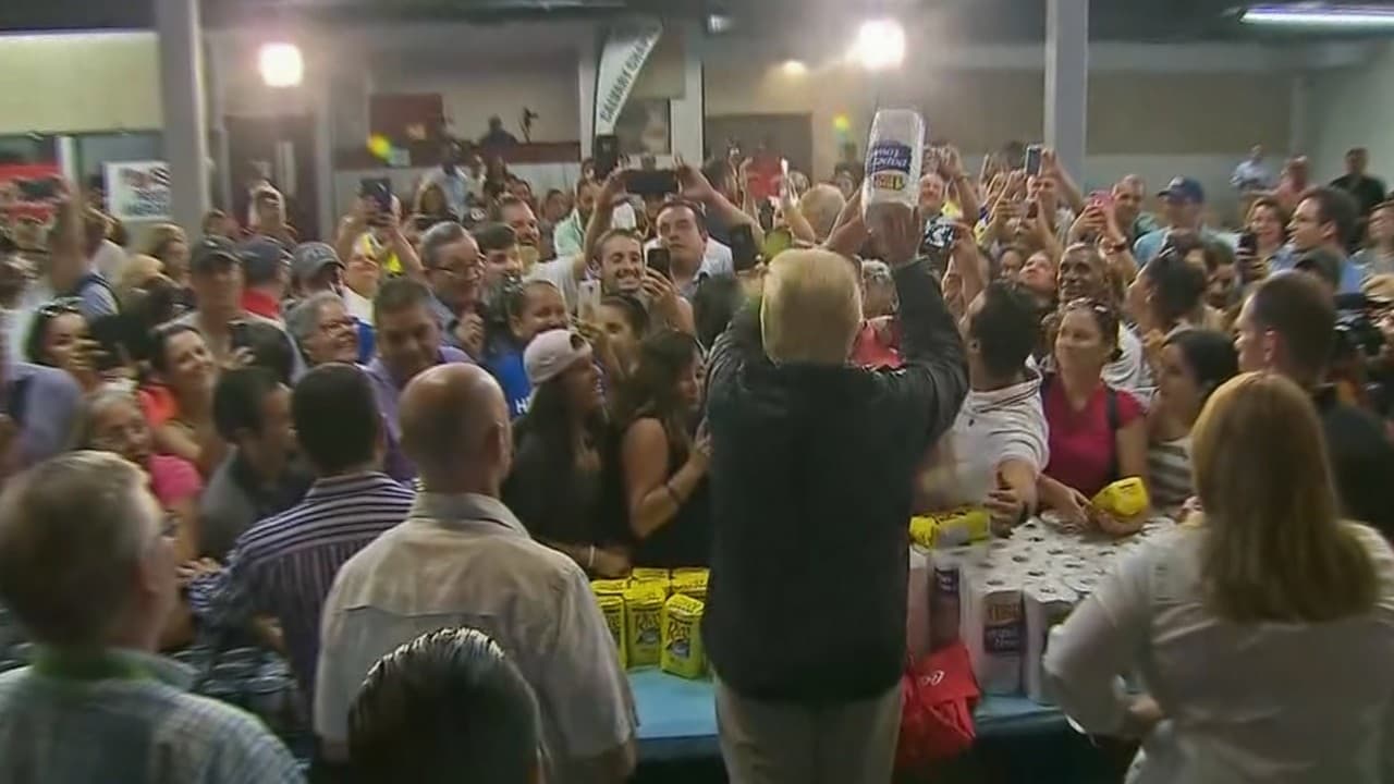 Exactamente 5 años después de la visita del 
<b>entonces presidente de Estados Unidos, el republicano <a href="https://www.univision.com/shows/al-punto/fue-una-falta-de-respeto-que-trump-lanzara-papel-toalla-en-puerto-rico-exfiscal-de-la-isla-cree-que-no-video" target="_blank">Donald Trump, a Puerto Rico</a></b>, su sucesor en la Casa Blanca, 
<b>el presidente demócrata Joe Biden</b>, viajó a la Isla.