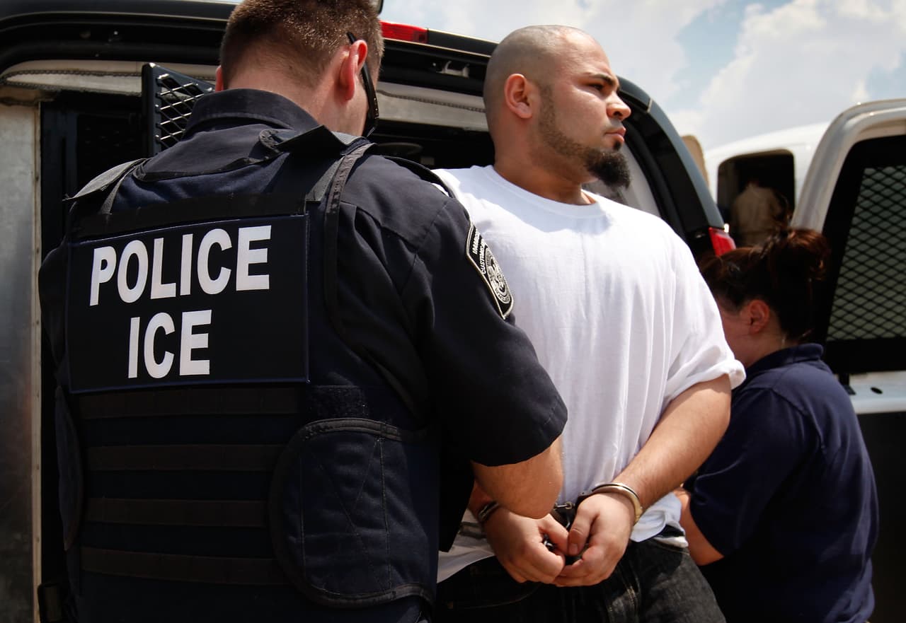 Corte de apelaciones ordena revisar las reglas de deportación de ICE recién estrenadas