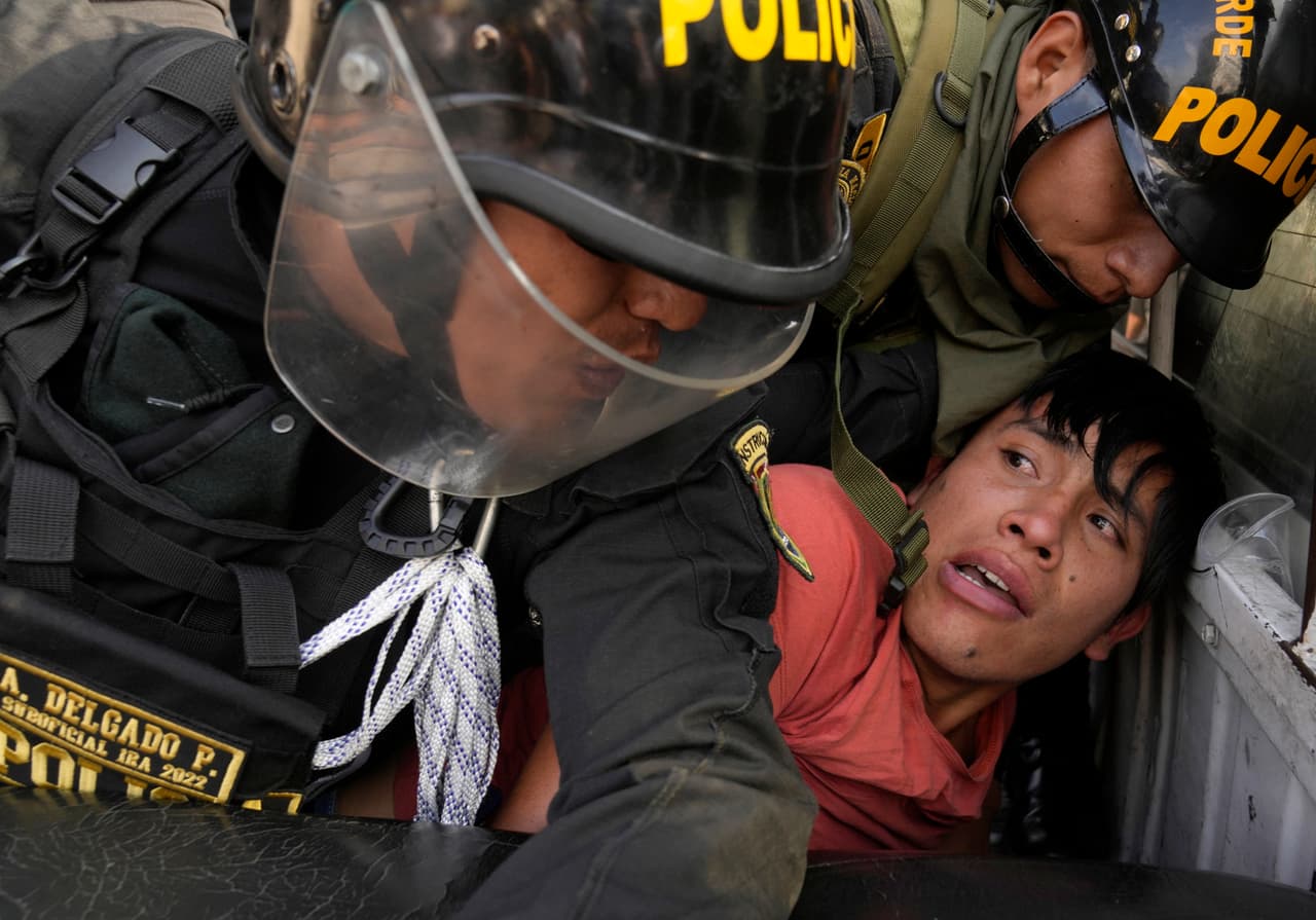 La 'toma de Lima': las protestas y enfrentamientos ponen en vilo a la capital de Perú y recrudecen la crisis política 
