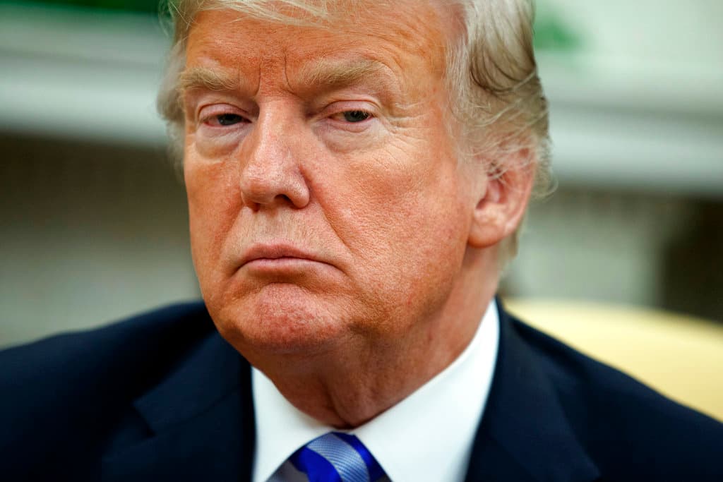 El sorprendente relato anónimo de un alto funcionario que revela un pacto contra Trump dentro de la Casa Blanca