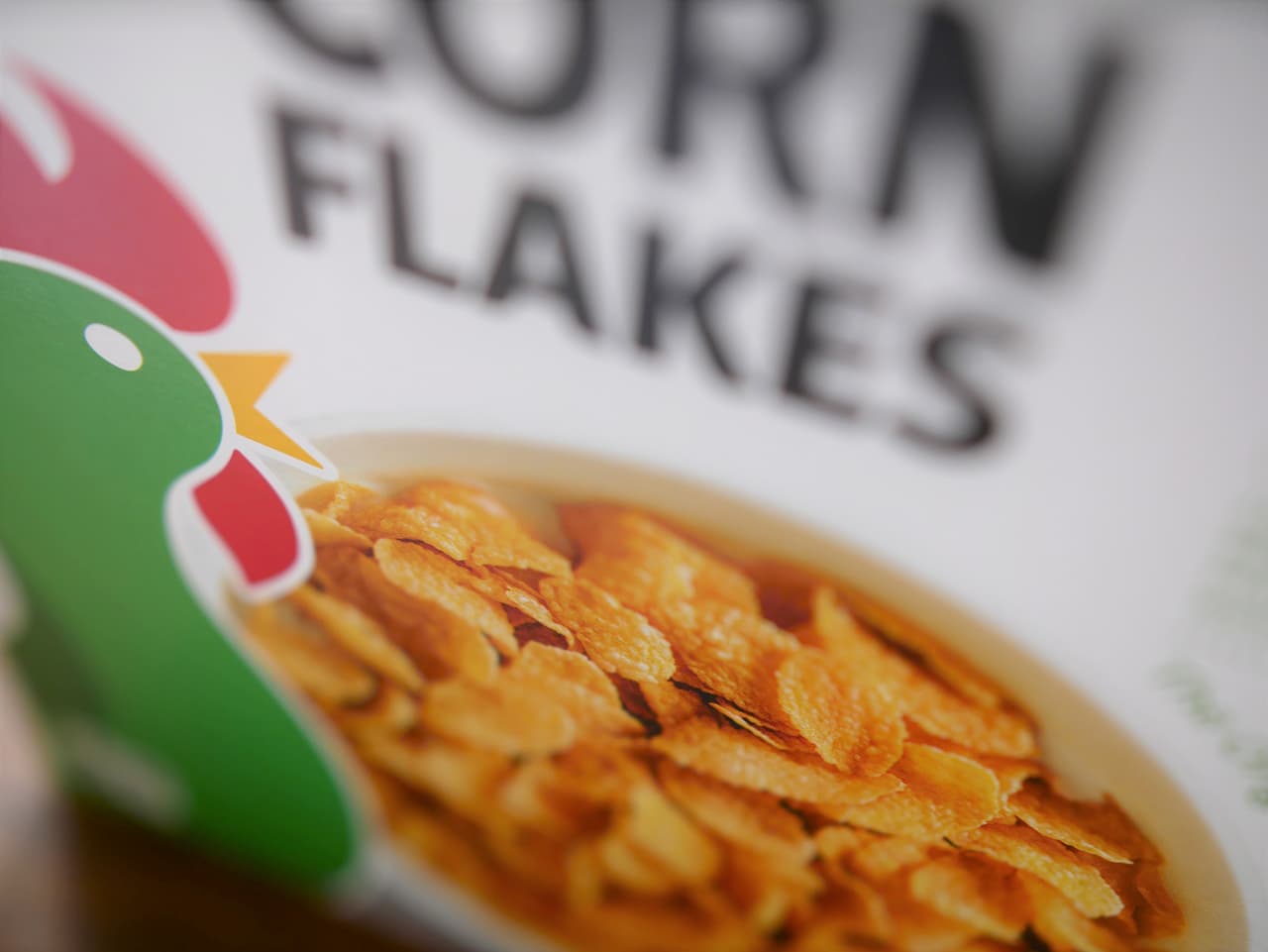 <b>Corn Flakes:</b> con 300 mg de sodio y 4 gramos de azúcares añadidos, el cereal por excelencia inventado por doctor Kellogg hace siglos dista de su versión original y no podría describirse como ‘saludable’ en su empaque bajo los nuevos lineamientos propuestos por la FDA.