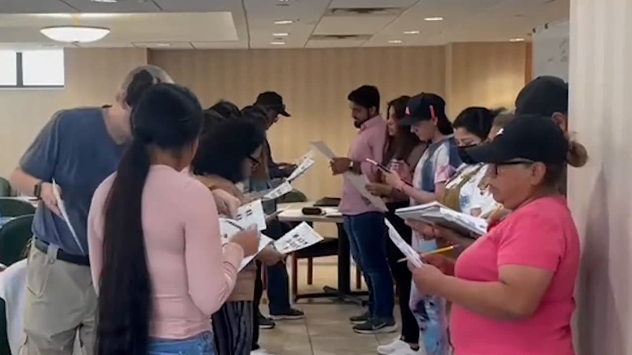 La organización HANAC ofrece un 
<b><a href="https://www.univision.com/local/nueva-york-wxtv/organizaciones-cursos-gratuitos-ingles-nueva-york" target="_blank">curso gratuito en inglés </a></b>para hispanos que viven en Nueva York.