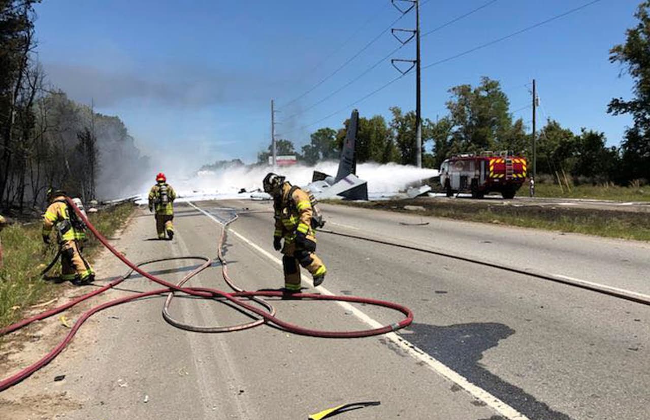 Nueve personas fallecieron en el accidente del Hércules C-130 al lado de una autopista cerca del Aeropuerto Internacional Savannah/Hilton, en Georgia. Realizaba una misión de entrenamiento proveniente de Puerto Rico.