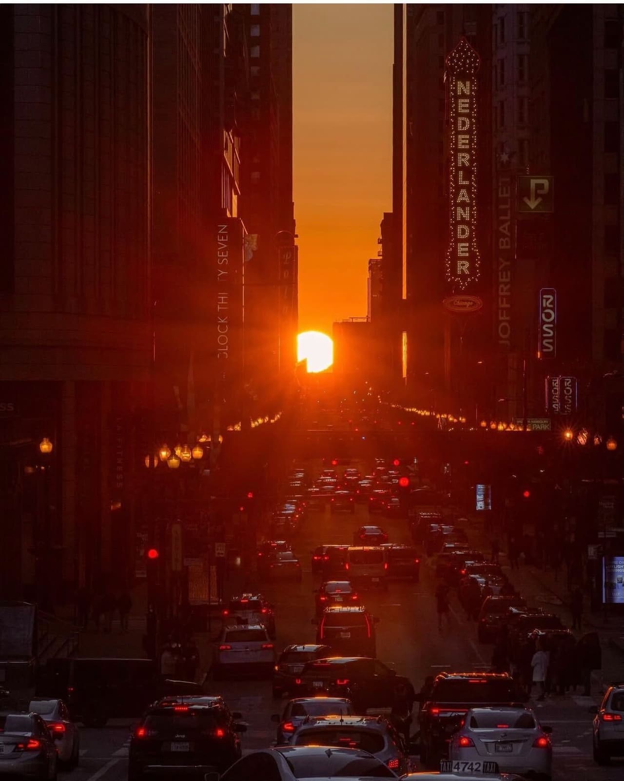 📅 
<b>Marzo:</b>
<br> 
<b>Jueves 20:</b> Amanecer a las 6:53 a. m. | Atardecer a las 7:03 p. m.
<br>
<b>Viernes 21:</b> Amanecer a las 6:51 a. m. | Atardecer a las 7:04 p. m.
<br>
<b>Sábado 22:</b> Amanecer a las 6:50 a. m. | Atardecer a las 7:05 p. m.
<br>
<br>