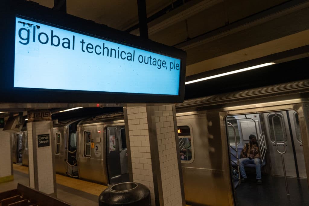 Para los residentes de la ciudad de Nueva York, que no dependen de estas pantallas al usar el subway, la falla global de Microsoft no representó un problema, en este sentido.