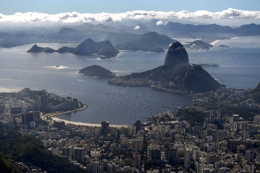 <b>48. Río de Janeiro, Brasil</b>. En la 
<a href="https://www.univision.com/noticias/trending/vecindarios-cool-geniales-ciudades-mundo-time-out-2021-fotos">lista de <i>Time Out </i></a>se destaca su exhuberancia natural y la reactivación de su espíritu de fiesta tras el parón de la pandemia.