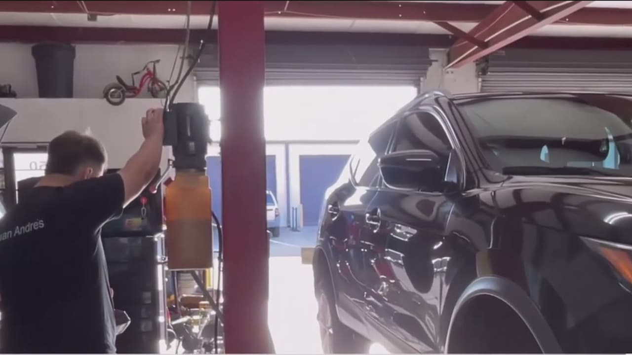 Florida debate ley que obligaría a talleres a reportar autos reparados tras accidentes y ubicar a conductores