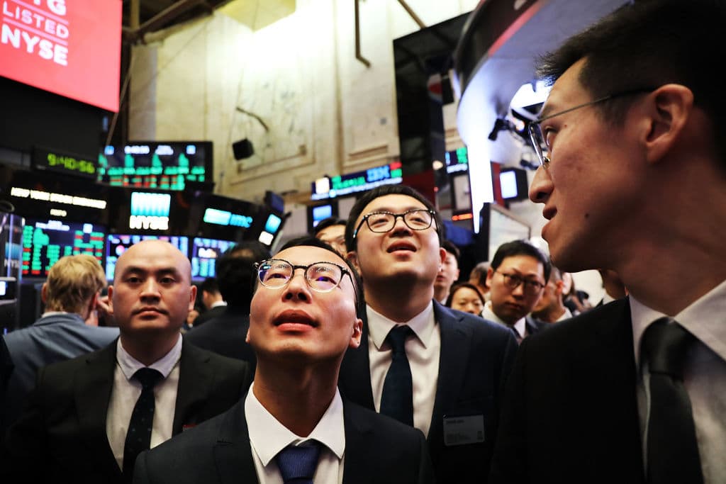 Comienza la guerra comercial: China impone aranceles a 128 productos de EEUU y la bolsa de NY se desploma