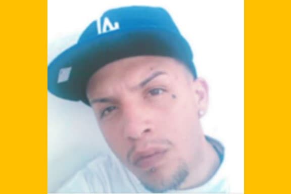 <h3 class="cms-H3-H3">CÉSAR SOLTERO HERRERA</h3>
<br>
<br>Autoridades del FBI creen que tiene 31 años y usa múltiples alias. Es buscado por su presunta participación en un asesinato y en un intento de asesinato el 19 de febrero de 2007, en North Hollywood, California. 
<br>
<br>