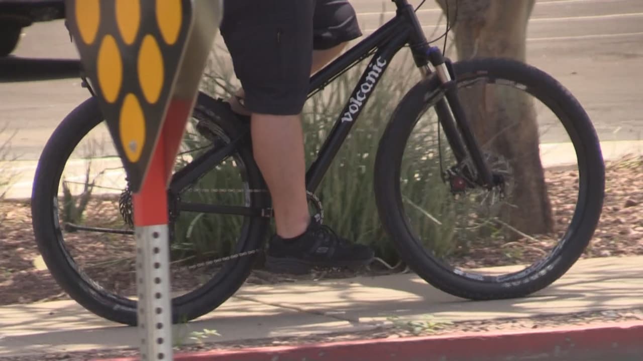 La bicicleta podría ser un eslabón para mejorar la movilidad urbana, y evitar el caótico transito y los embotellamientos sobre todo en ciudades que están en pleno crecimiento.