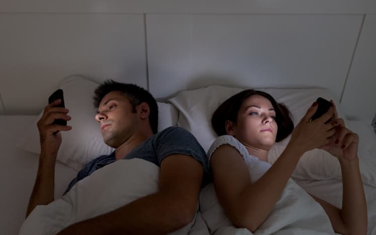 Las parejas cada vez tienen menos relaciones sexuales. Adivina quién tiene la culpa 