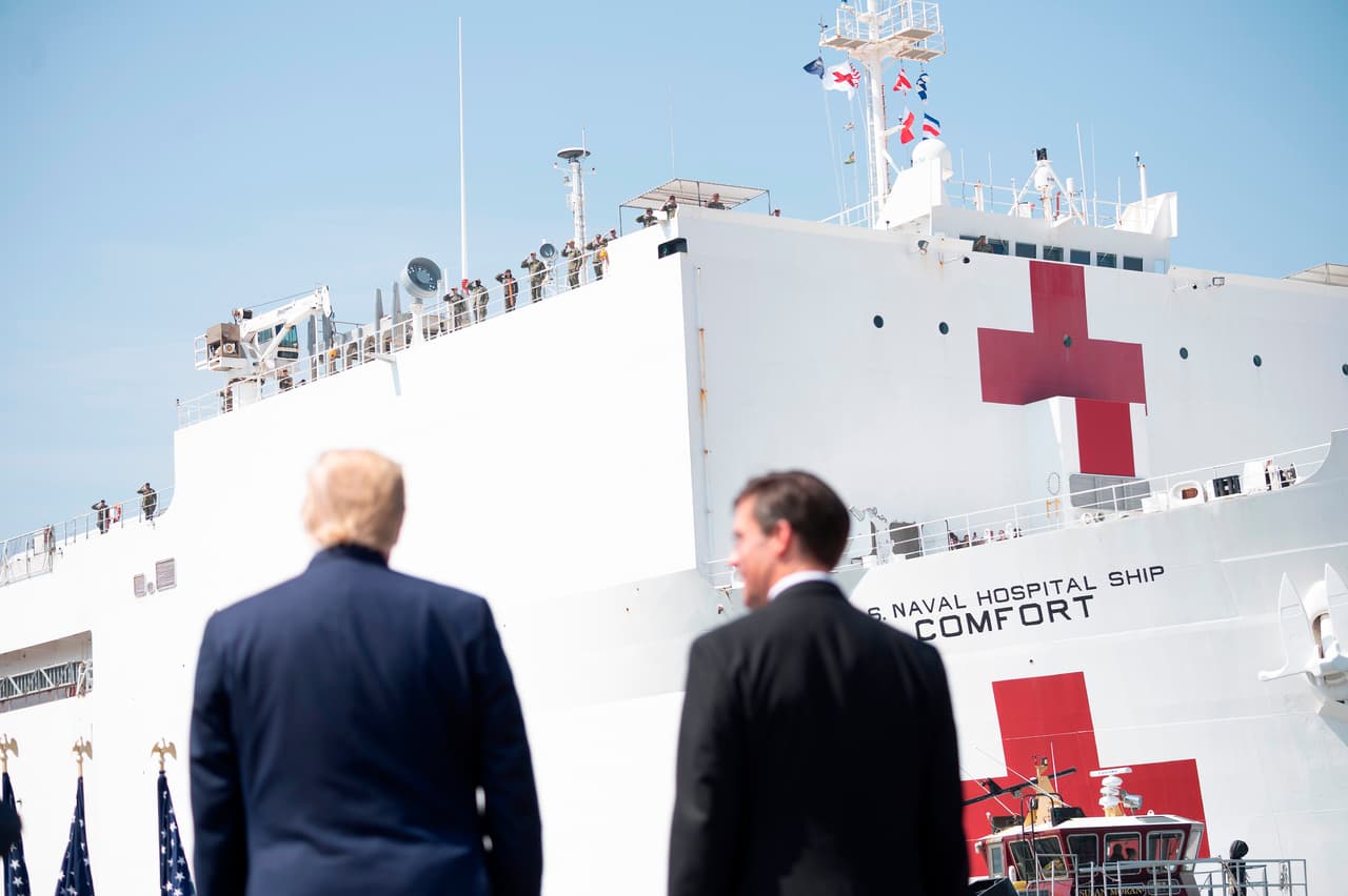 El barco contiene una docena de quirófanos completamente equipados y 1,000 camas de hospital.