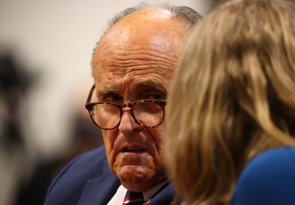 Giuliani pierde su licencia de abogado en Nueva York por mentir a las cortes sobre el "fraude electoral"