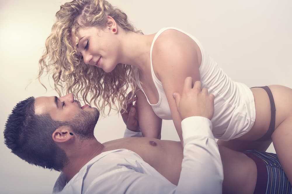A los 
<b>LEO</b> les encanta que les digan que son buenos en lo que hacen, ser admirados, deseados, así que asegúrate de decirles al oído lo sexy que son, que son unos leones en la cama.