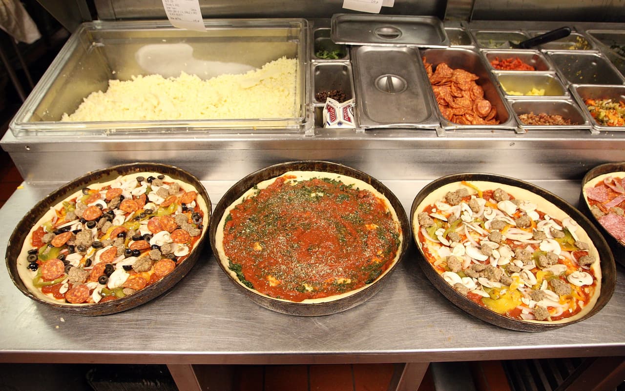 Jet's Pizza está buscando ocupar puestos de trabajo en cada una de sus 386 ubicaciones en 20 estados de todo el país. Para aplicar o mas información visita su pagina 
<a href="https://www.jetspizza.com/" target="_blank">web</a>.