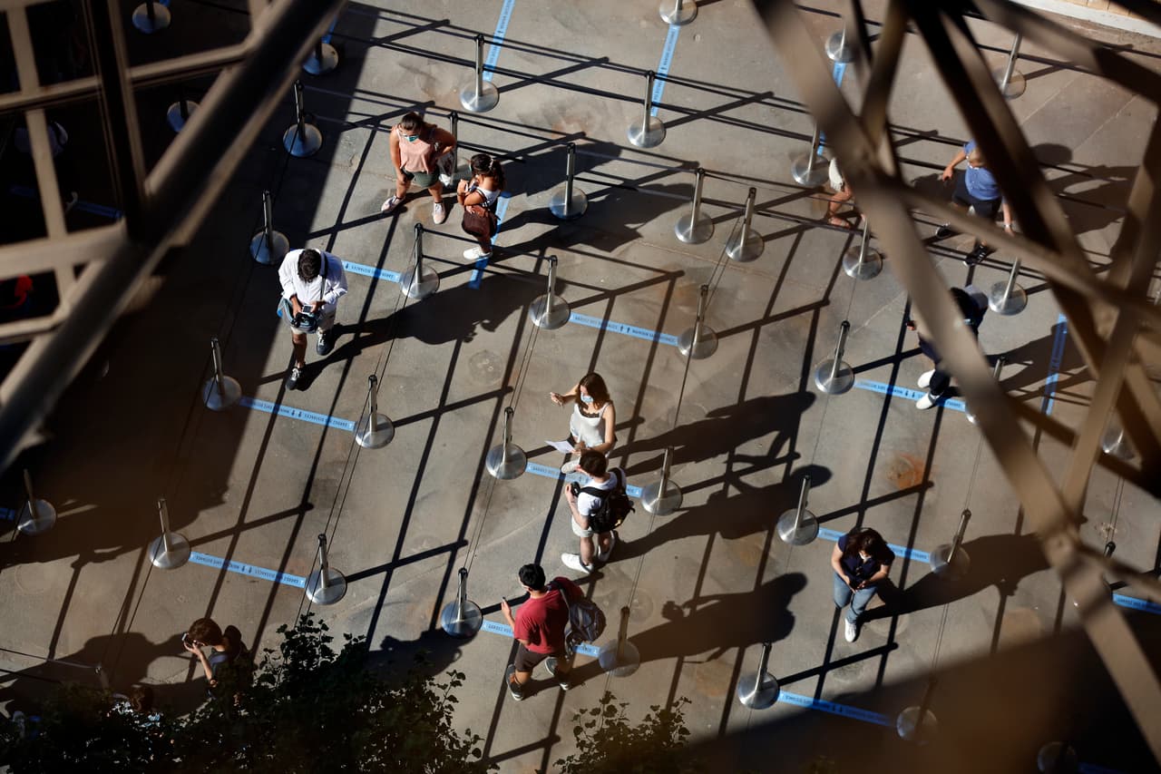 Los primeros cinco minutos del ascenso son fáciles pero al llegar al primer piso muchos tienen que tomarse una pausa para recobrar el aliento.
<br>