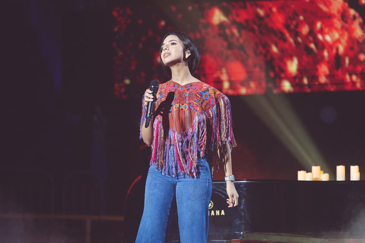 La hija de Pepe Aguilar está nominada, entre otras categorías, a la de Mejor Colaboración Regional Mexicana, por su tema Qué Agonía, que interpreta junto a Yuridia.