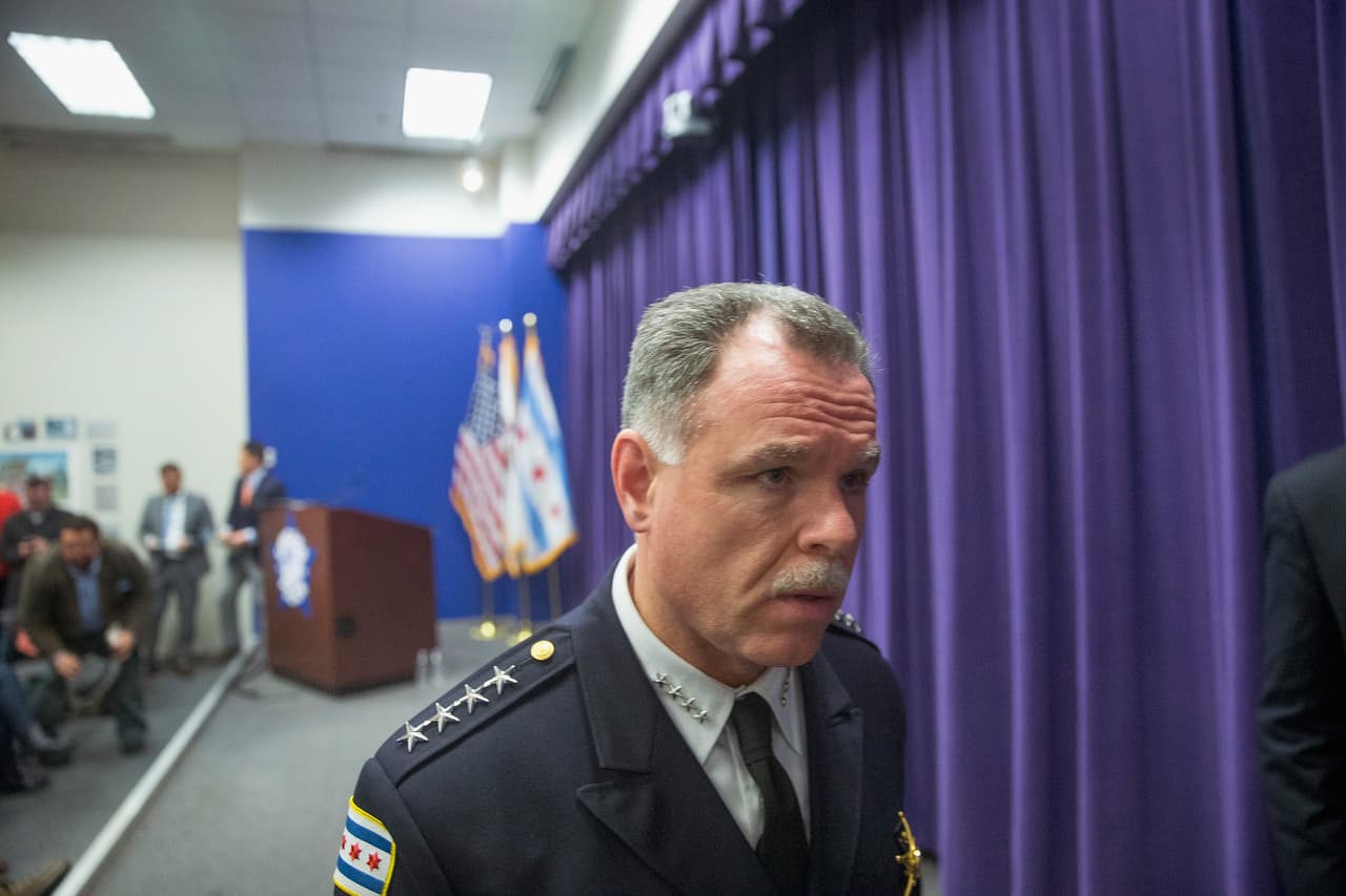 <b>Primero de diciembre del 2015. </b> 
<b><a href="http://www1.univision.com/noticias/policia/garry-mccarthy-esta-fuera-del-departamento-de-policia-de-chicago" target="_blank">Garry McCarthy,</a></b> jefe de Policía de Chicago fue separado de su cargo después de muchas críticas por el manejo del caso. El Alcalde Rahm Emanuel hizo el anunció y nombró a John Escalante como el nuevo jefe interino de la policía.