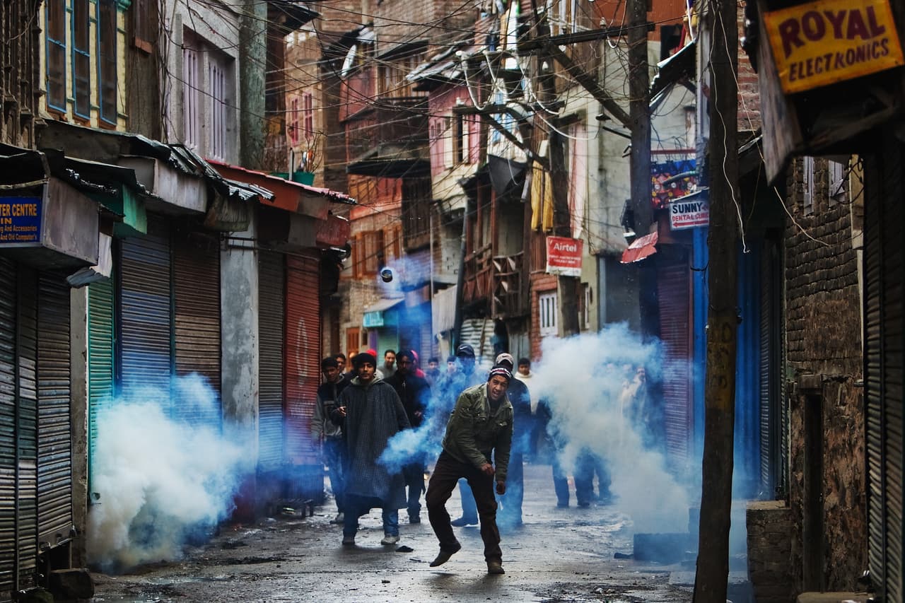<h3 class="cms-H3-H3">9. Conflicto de Cachemira</h3>
<br>
<br>💥
<b> Duración: </b>1947 - actualidad (74 años). 
<br>
<br>💥
<b> Combatientes: </b>India y Pakistán.
<br>
<br>💥 
<b>Muertos: </b>80,000
<br>
<br>💥 
<b>Campo de combate:</b> Provincia de Cachemira.
<br>