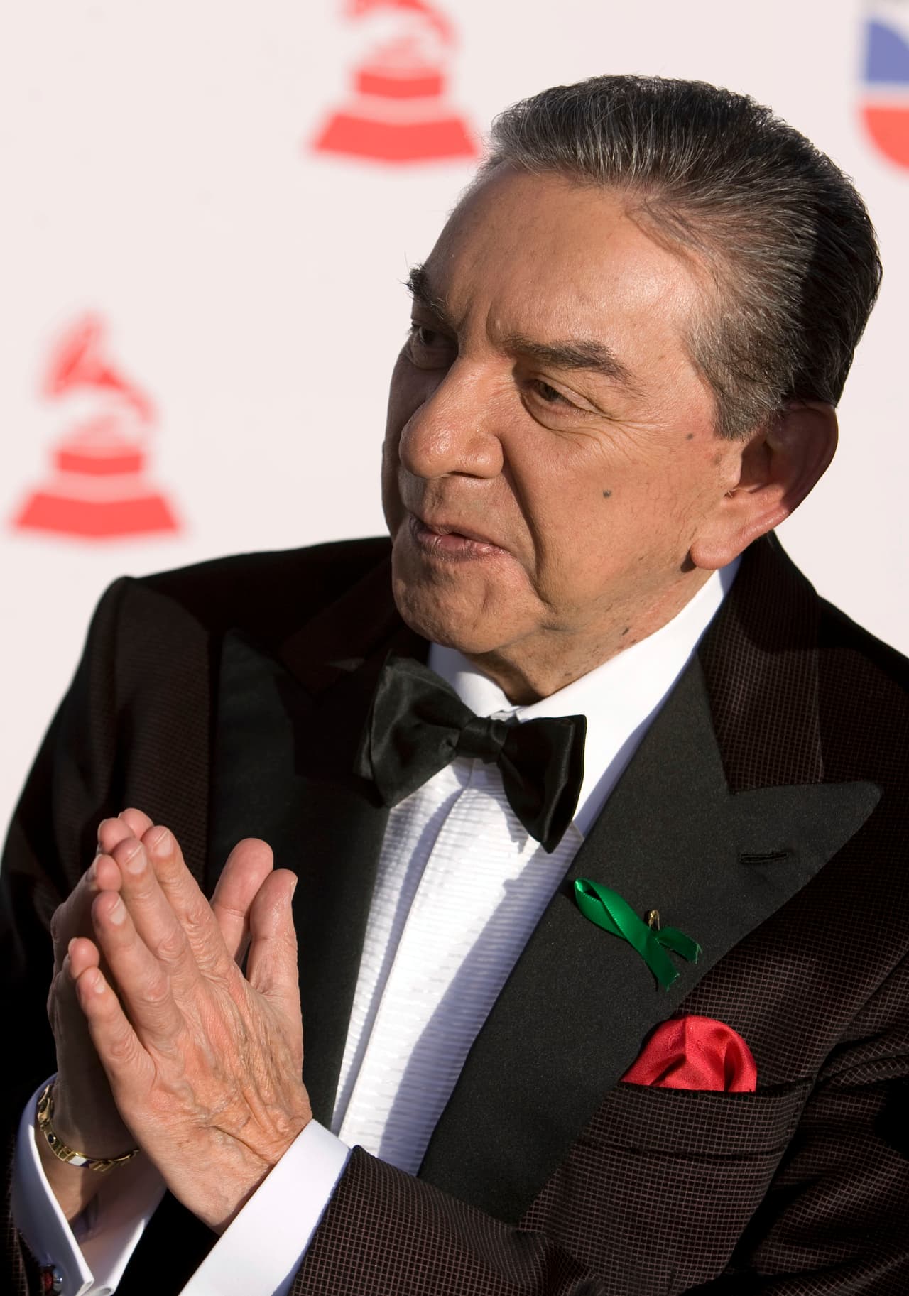 El también conductor de televisión agregó que, a pesar de todo, sí hubo algo bueno de aquella experiencia: la lección que aprendió gracias a su padre, el legendario cantante 
<b>Marco Antonio Muñíz </b>(foto).