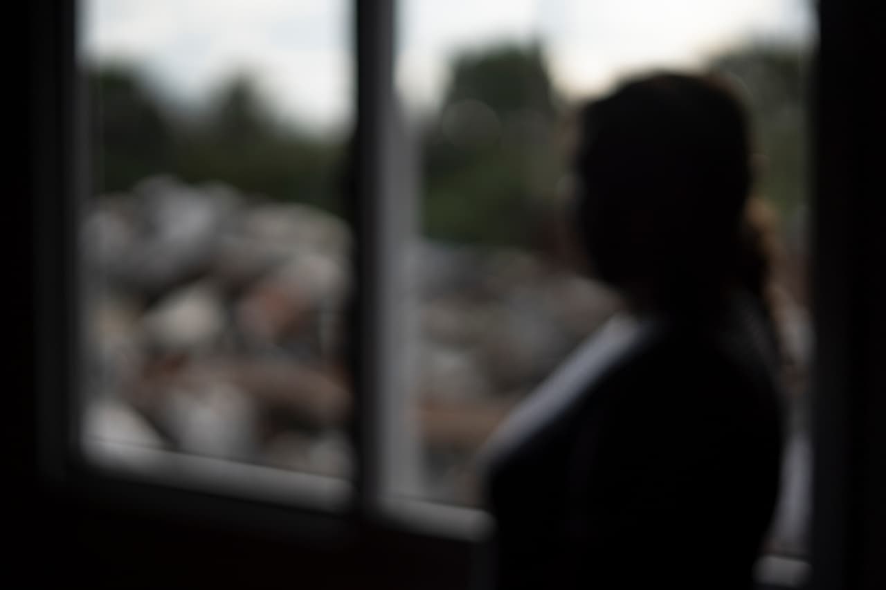 Esposa del Señor Orellana, detenido por el régimen de excepción pese a haber sido víctima de las pandillas.