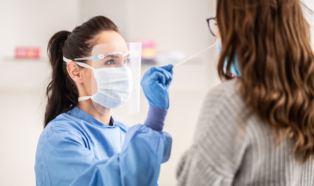 Hospitales, consultas médicas, y otros entornos sanitarios.
