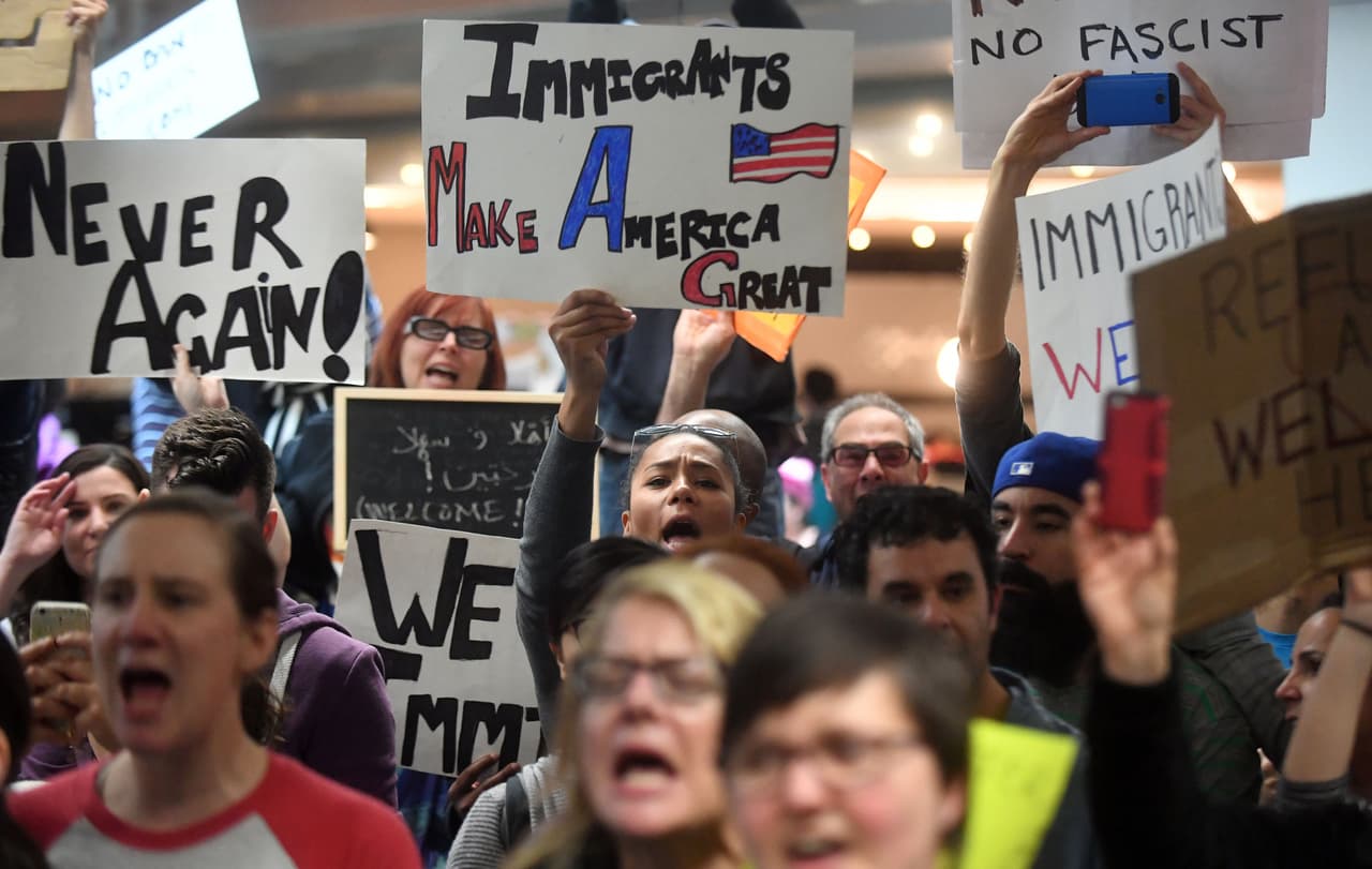 "Los inmigrantes hacen grande a América".