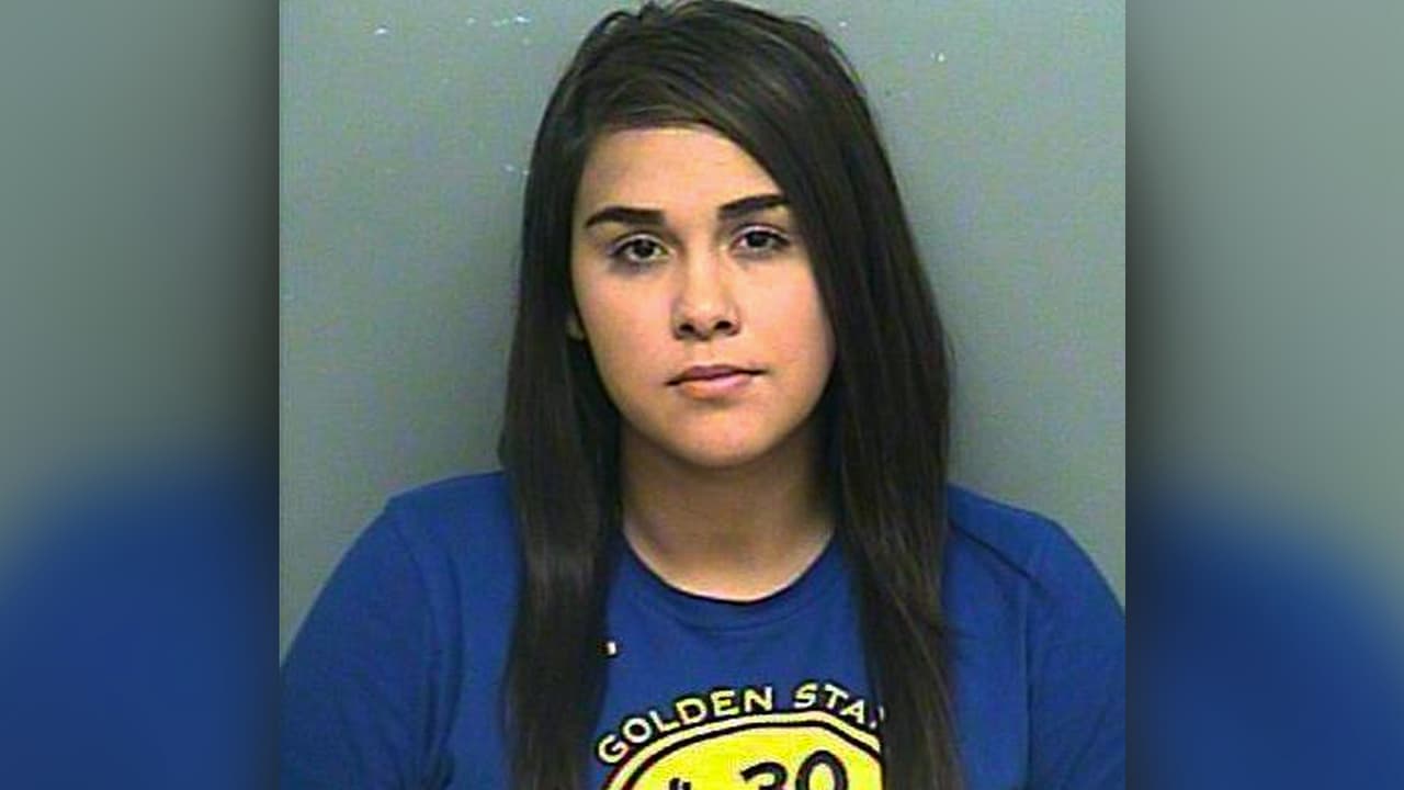 <a href="https://www.univision.com/local/houston-kxln/sentencian-a-10-anos-de-prision-a-la-exmaestra-texana-acusada-de-sostener-relaciones-sexuales-con-un-chico-de-13-anos">Alexandria Madison Vera </a>sostuvo una larga relación con un estudiante de 13 años de quien resultó embarazada, según documentos judiciales.