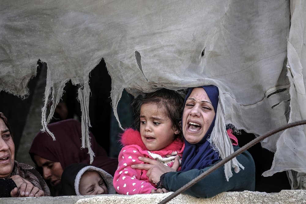 Dos palestinos muertos y una decena de israelíes heridos en un repunte de violencia en la región