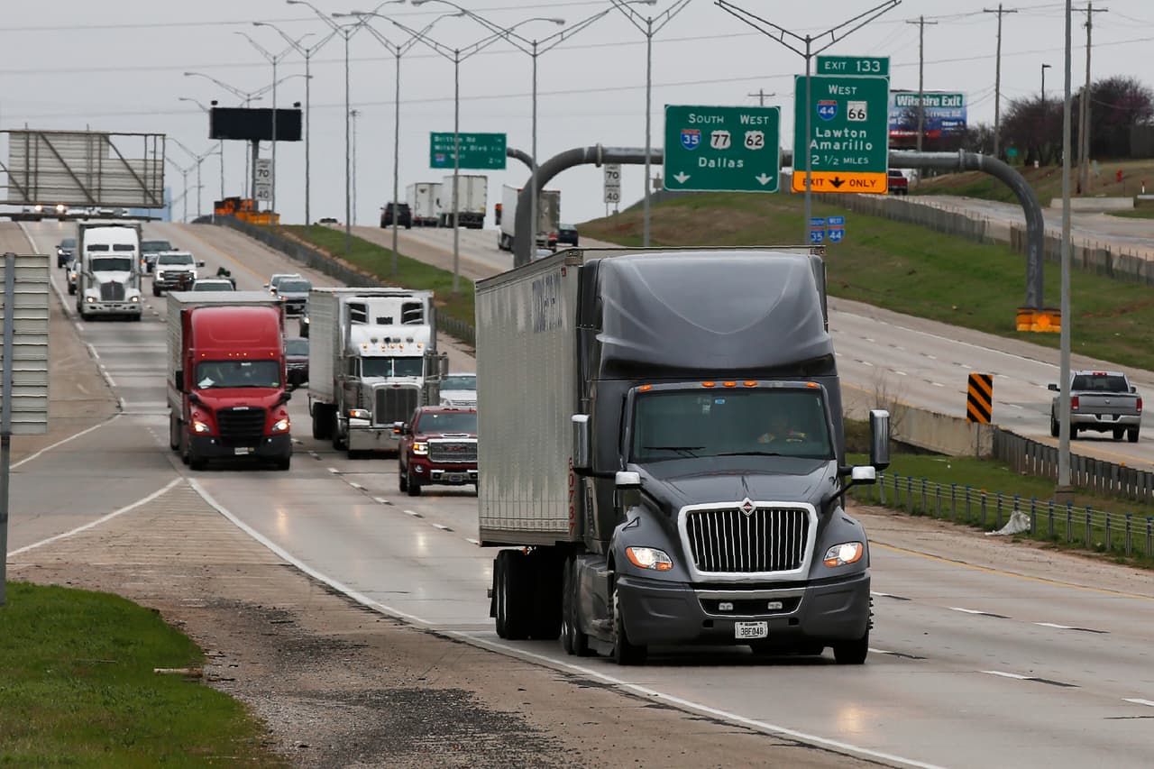 <b>Puesto 10. Interestatal 35 (I-35). 37.2 muertes por cada 100 millas. </b>Recorre el centro del país de norte a sur, entre Texas, Oklahoma, Kansas, Missouri, Iowa y Minnesota. Tuvo 583 accidentes en sus 1,568 millas. 
<br>