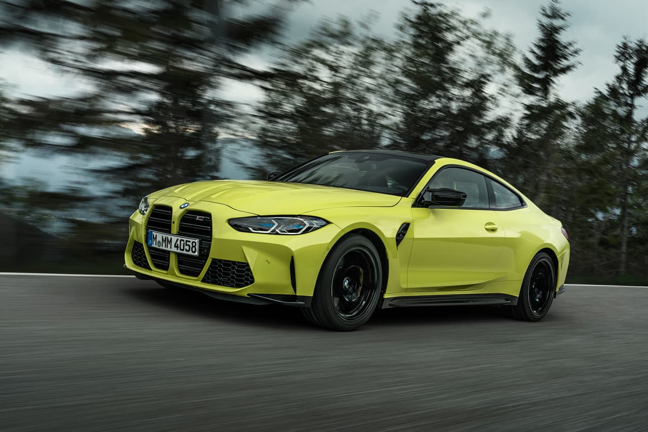 En esta su edición 2021, el BMW M4 se encuentra motivado por la versión más reciente de su motor S58, un bloque turboalimentado de seis cilindros en línea y 3.0 litros, capaz de producir 473 caballos de fuerza a 6,250 rpm y 406 lb-pie de torque entre las 2,650 y las 6,130 rpm.