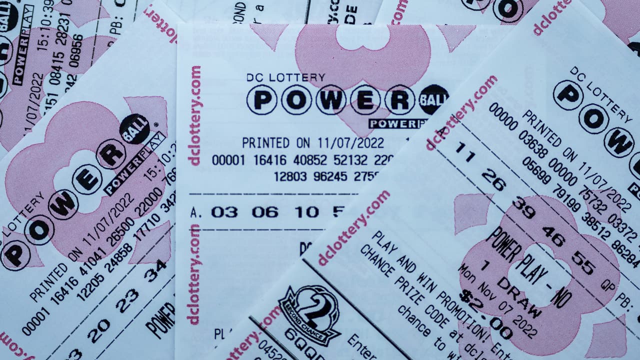 Entrada la tarde del jueves, todavía la persona que ganó no ha reclamado oficialmente los $1,000 millones.