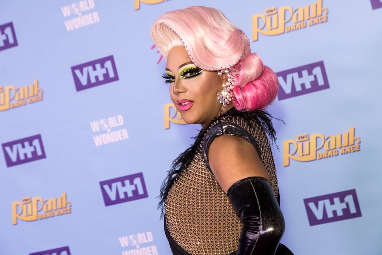 “Quieren que nos vean como delincuentes”:  un artista drag latino habla sobre las leyes en contra de estos espectáculos en EEUU