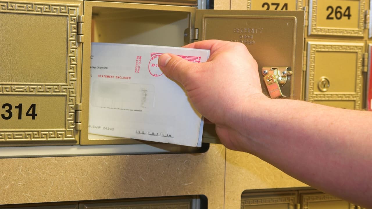 Illinois enviará cheques de dinero no reclamado a 600 mil personas este verano