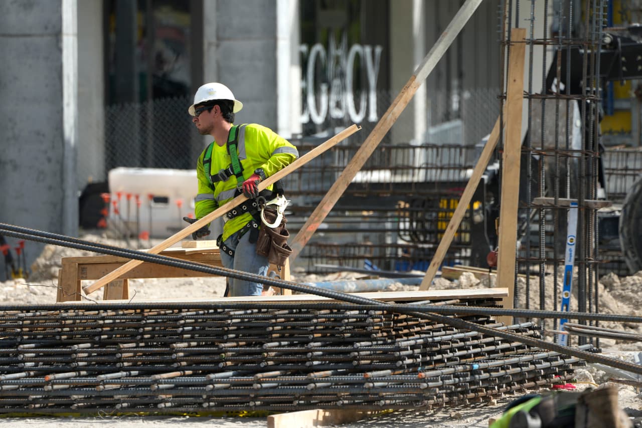 La economía de EEUU cierra el 2022 con un buen crecimiento del 2.1%, pero crecen las dudas sobre qué pasará este año