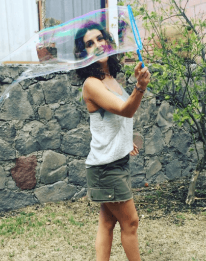 Mayrín disfruta el tiempo libre y se divierte como niña. 
<br>