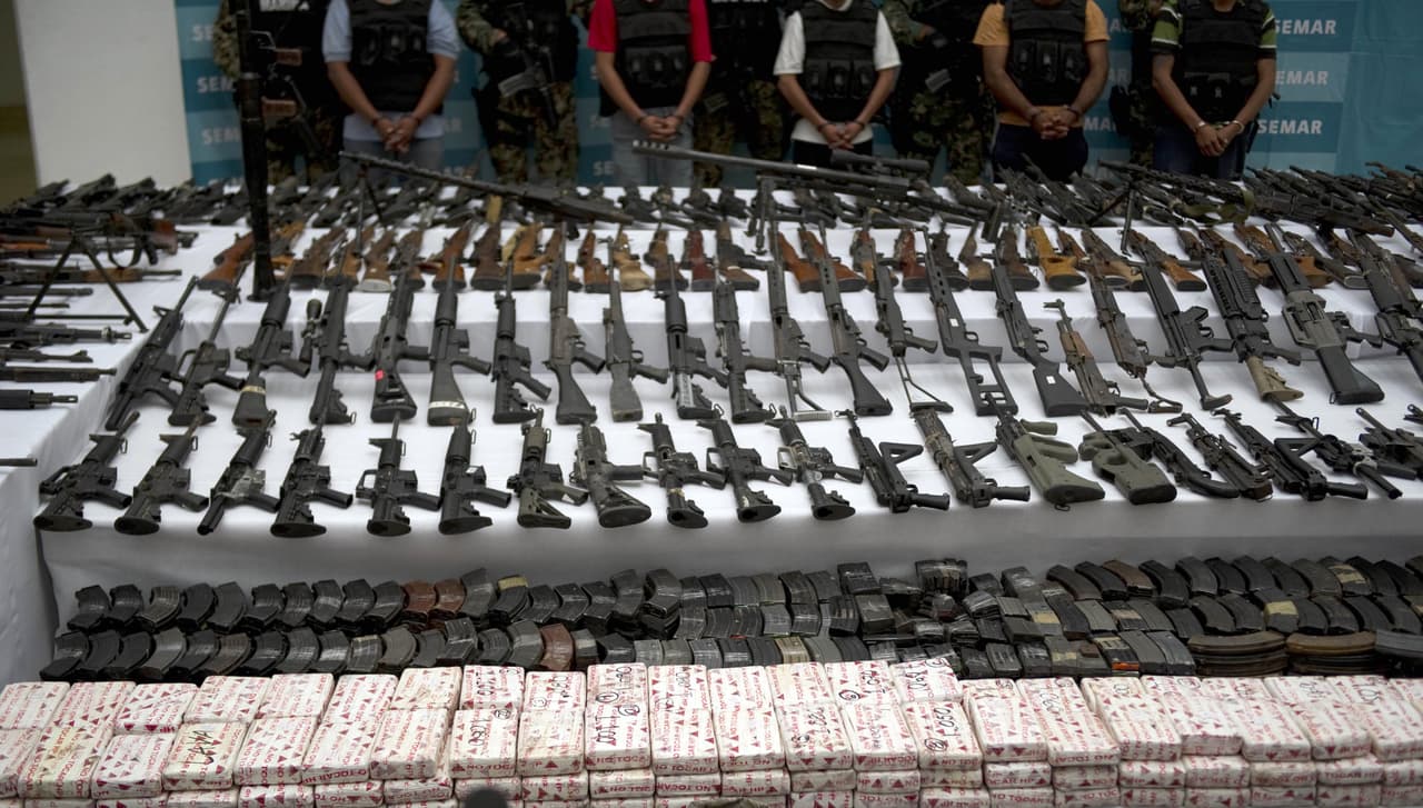 Cómo una armería de Texas vendió más de 500 rifles al Cartel del Noreste, que las usó en una masacre en la frontera