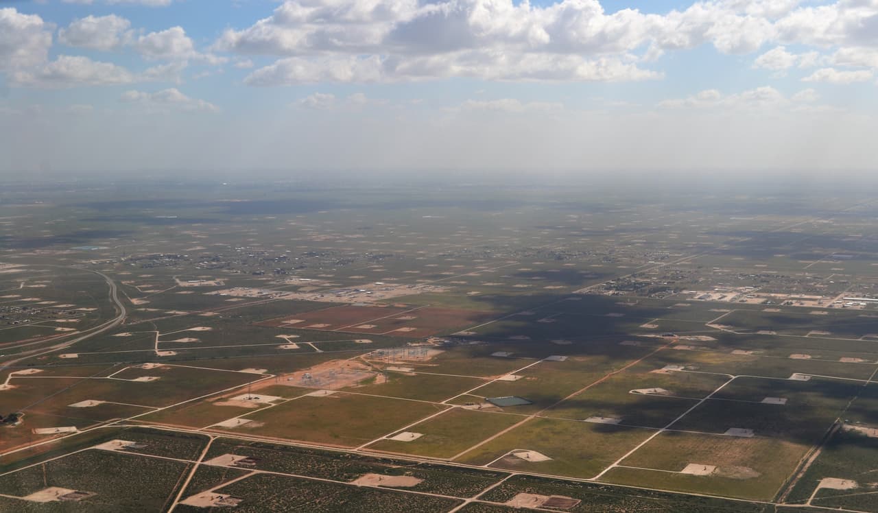 <h3 class="cms-H3-H3">1. Odessa, Texas</h3>
<br>
<br>🏠 
<b>Costo de vida mensual:</b> $1,385.63
<br>
<br>Odessa ofrece juegos de fútbol americano colegiales los viernes, una recreación del Glob Theatre de Shakespeare y es, además, una importante fuente de empleos de la industria petrolera. De acuerdo con el sitio MyMove.com, “las personas que viven en Odessa adoran sus parques y espíritu vaquero”. 
<br>