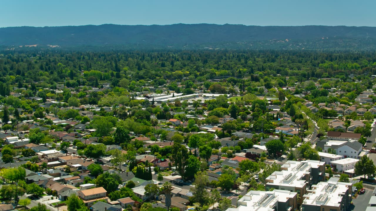 <h2 class="cms-H2-H2">12. Menlo Park, California</h2>
<br>
<br>💵 
<b>Salario mínimo por hora a partir del 1 de enero de 2023: </b>$16.20