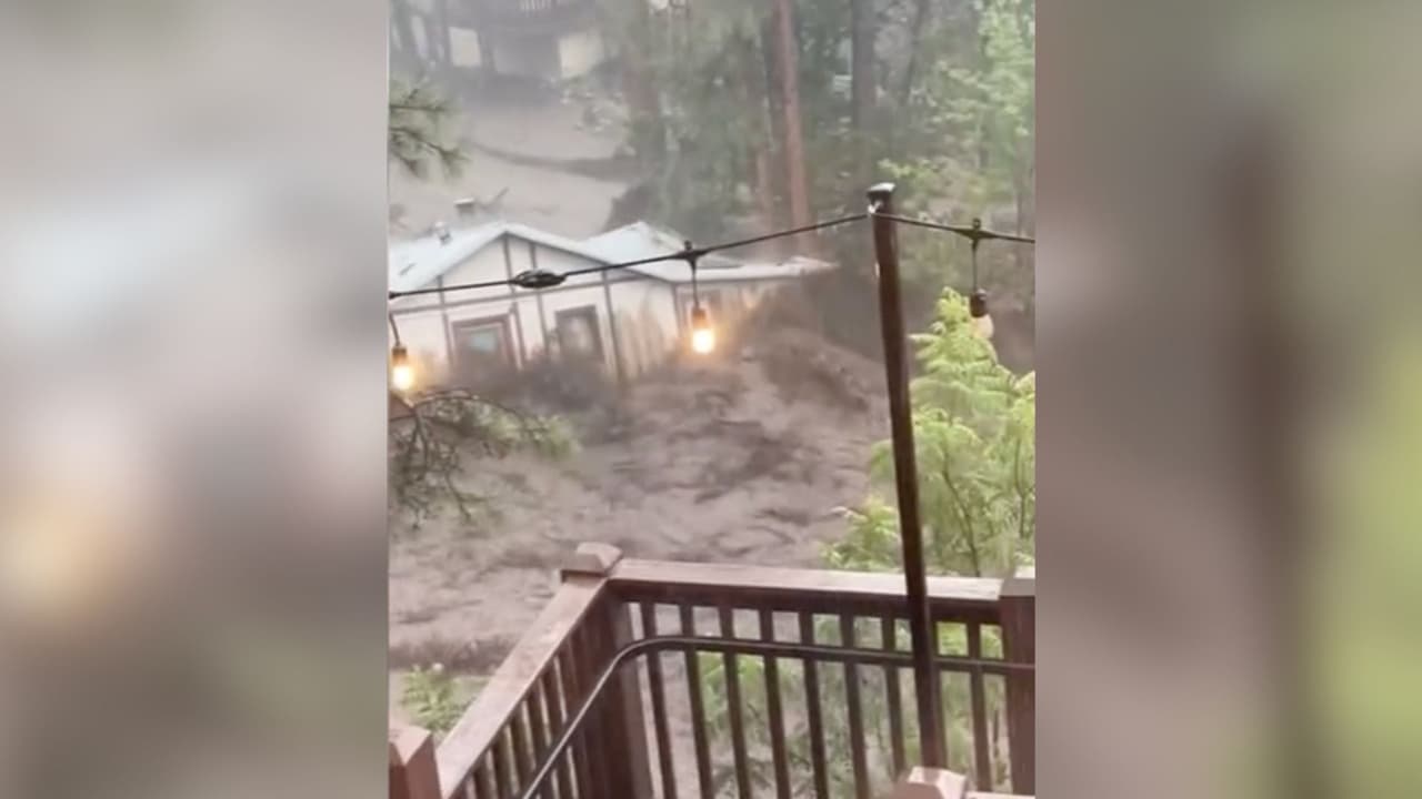 Casas y personas arrastradas por el agua: declaran emergencia en Nuevo México por inundaciones