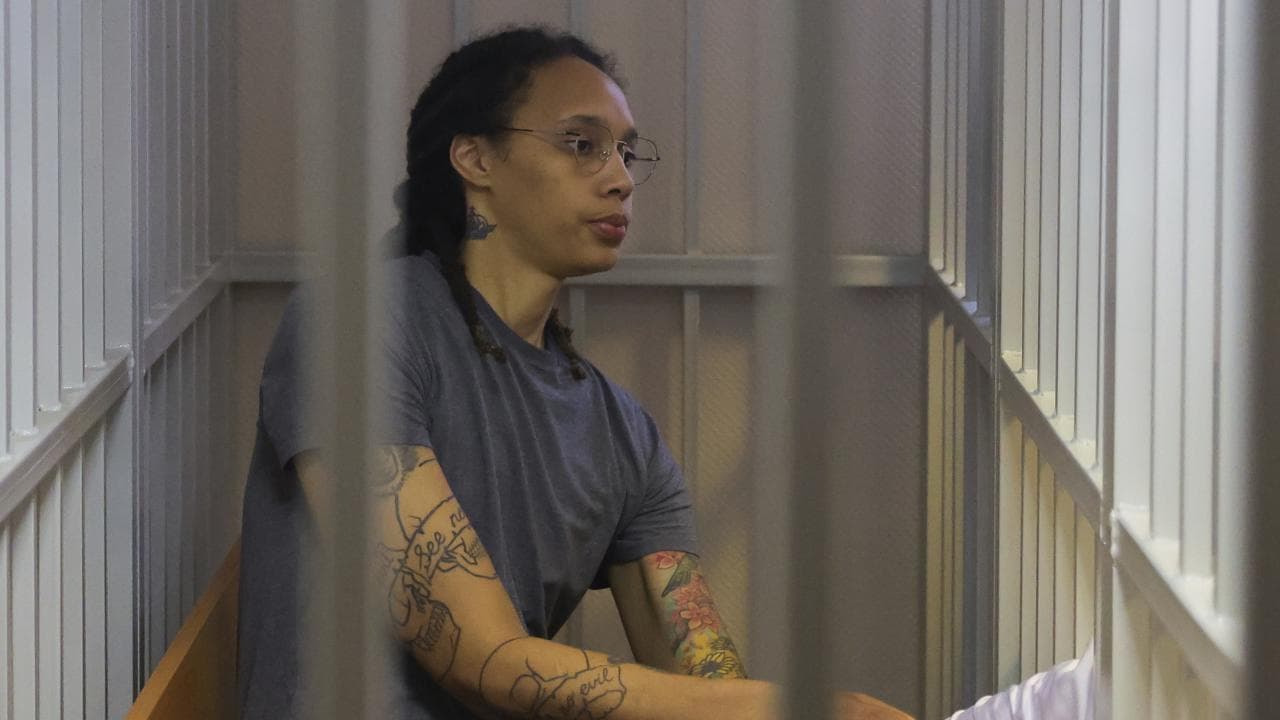 Rusia condena a 9 años de cárcel a la estrella de la WNBA Brittney Griner por posesión y contrabando de drogas