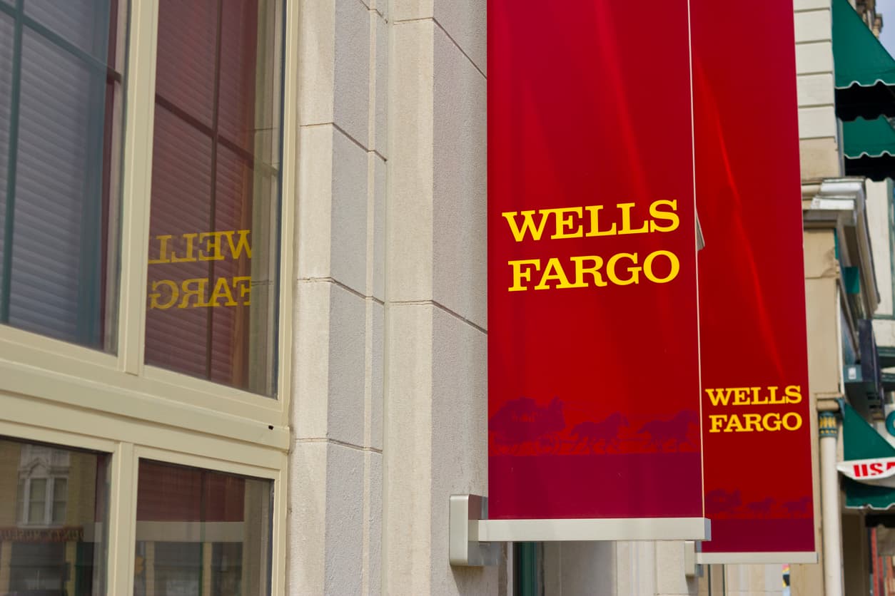 <b>Puesto 9. Wells Fargo</b>
<br>
<br>Porcentaje de energía verde del total que usa: 105%.
<br>
<br>Uso anual de energía verde: 1,843,545,975 kWh. 
<br>
<br>Industria: finanzas.
<br>
<br>Fuente de energía verde: solar y eólica.
<br>
