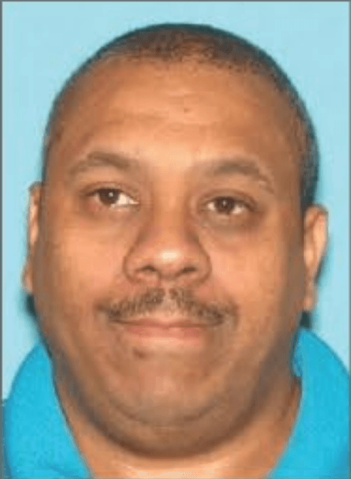 <h3 class="cms-H3-H3">Samuel Santiago</h3>
<br>
<br>Este oficial correccional jubilado del condado de Hudson, 
<b>fue arrestado el pasado 30 de junio con 54 años cumplidos.</b> Santiago es sospechoso de Deterioro o degradación de la moral de un niño, posesión de material de abuso sexual infantil y contacto 
<a href="https://www.univision.com/temas/violencia-sexual">sexual</a> criminal; delitos de tercer y cuarto grado. 
<br>