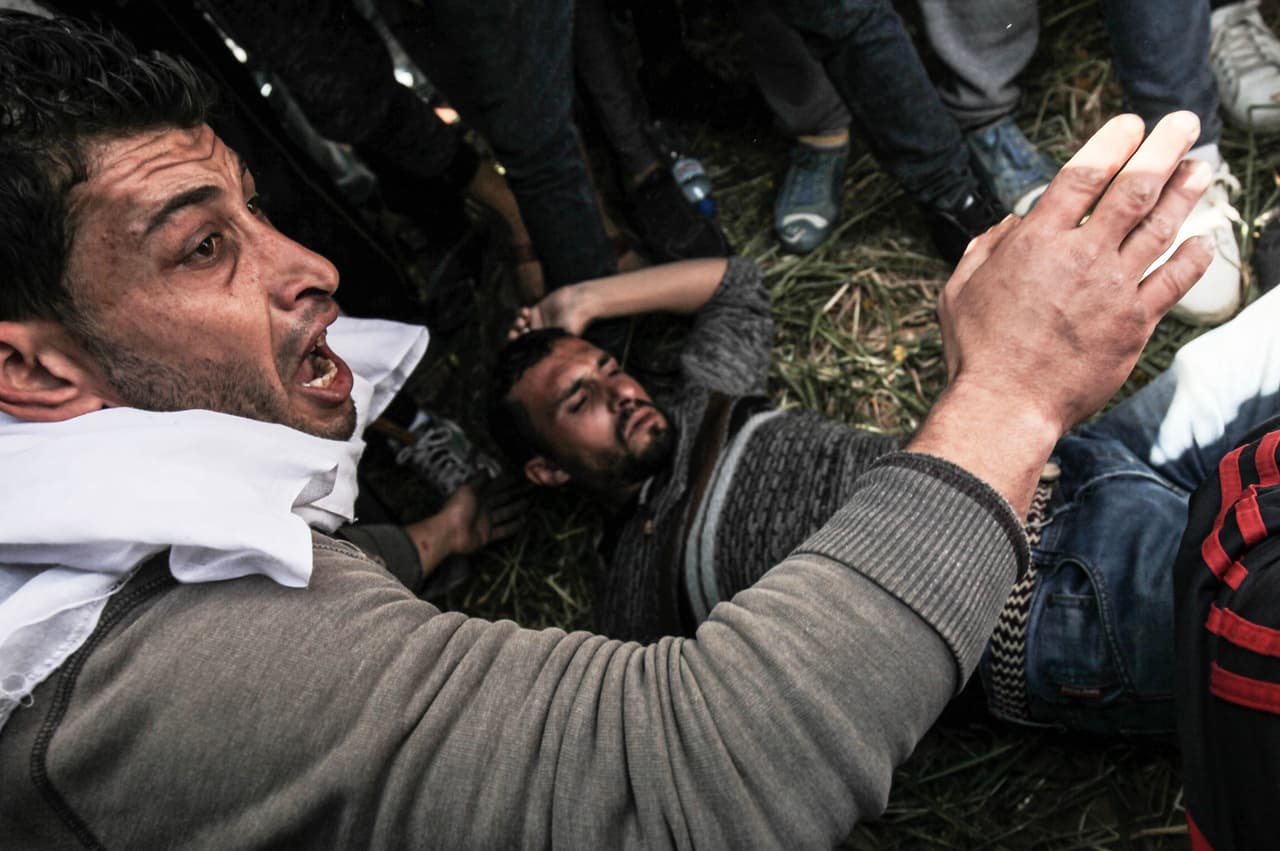 Los enfrentamientos estallaron cuando miles de habitantes de Gaza se reunieron cerca de la frontera con Israel en una masiva protesta que llamaron 'La Gran Marcha del Retorno'. Los enfrentamientos coinciden con el inicio de la Pascua Judía y con las celebraciones cristianas del Viernes Santo, una fecha en que las fuerzas de seguridad de Israel están habitualmente en alerta máxima.