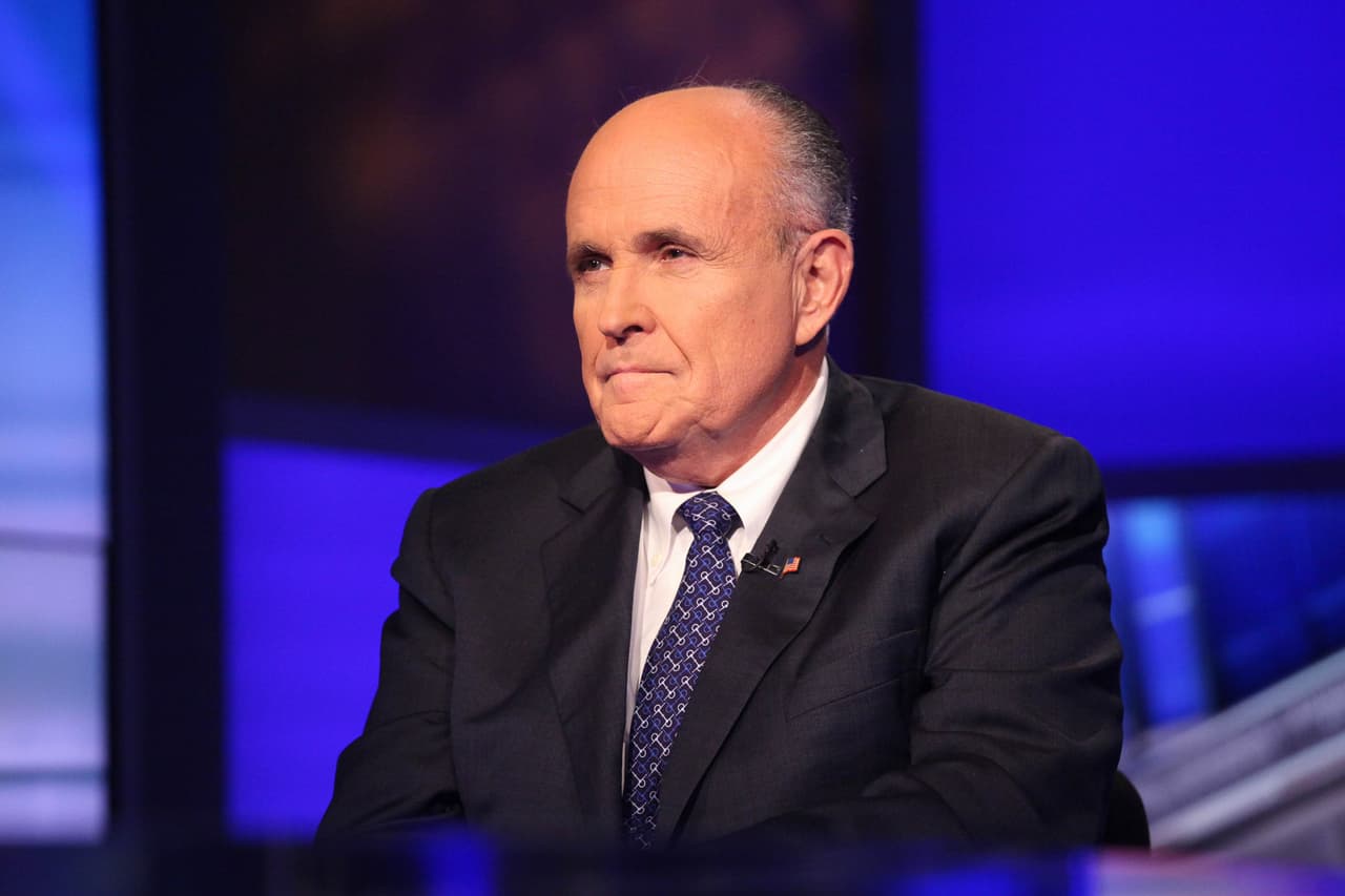Diversos funcionarios electorales de todo el país, incluido el ex fiscal general de Trump, William Barr, han confirmado que no hubo fraude electoral. Los gobernadores republicanos de Arizona y Georgia, estados clave en la lucha por la victoria de Biden, también avalaron la integridad de las elecciones en sus estados.