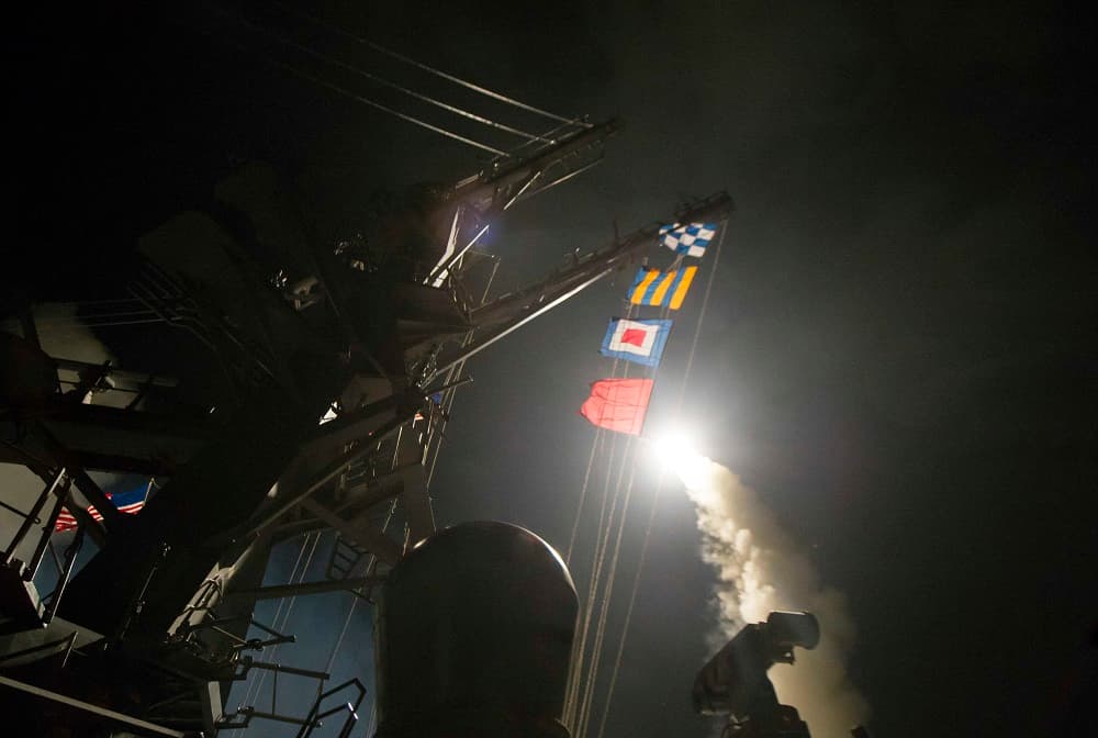 Washington, al igual que otras potencias occidentales, considera que el responsable del ataque es el régimen sirio, mientras que Rusia afirmó que las armas químicas estaban en un refugio de los rebeldes.