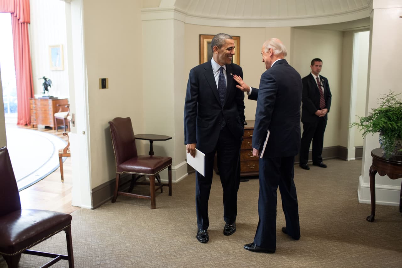 La camaradería y comodidad con la que compartieron los 8 años de gobierno fue más allá de las gracias de Biden que siempre parecía tener la expresión justa para hacer que Barack explotara en carcajadas. 
<br>