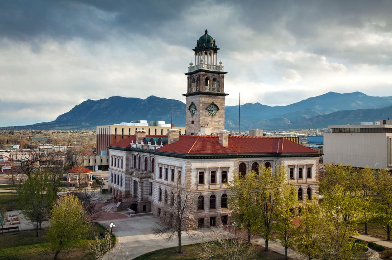 <b>#47 – Colorado Springs, CO.</b> 
<br>A sólo 70 millas al sur de Denver, esta ciudad alcanzó los 44 puntos.
