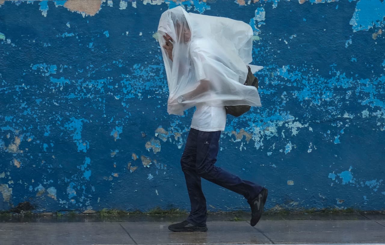 Además, en La Habana unas 50,000 personas fueron evacuadas ante la proximidad de la tormenta. 
<br>